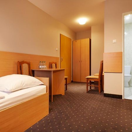 Hotel Wena Kielce Bagian luar foto