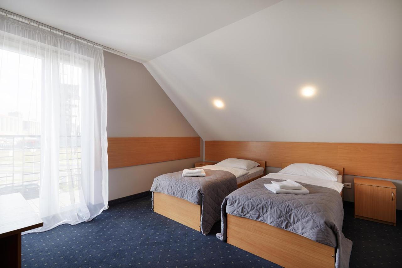 Hotel Wena Kielce Bagian luar foto