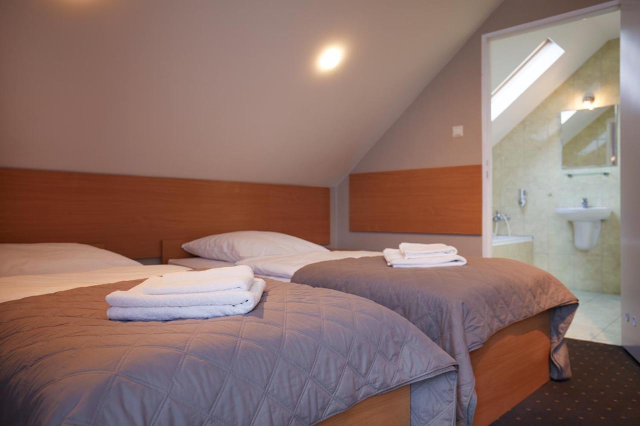 Hotel Wena Kielce Bagian luar foto
