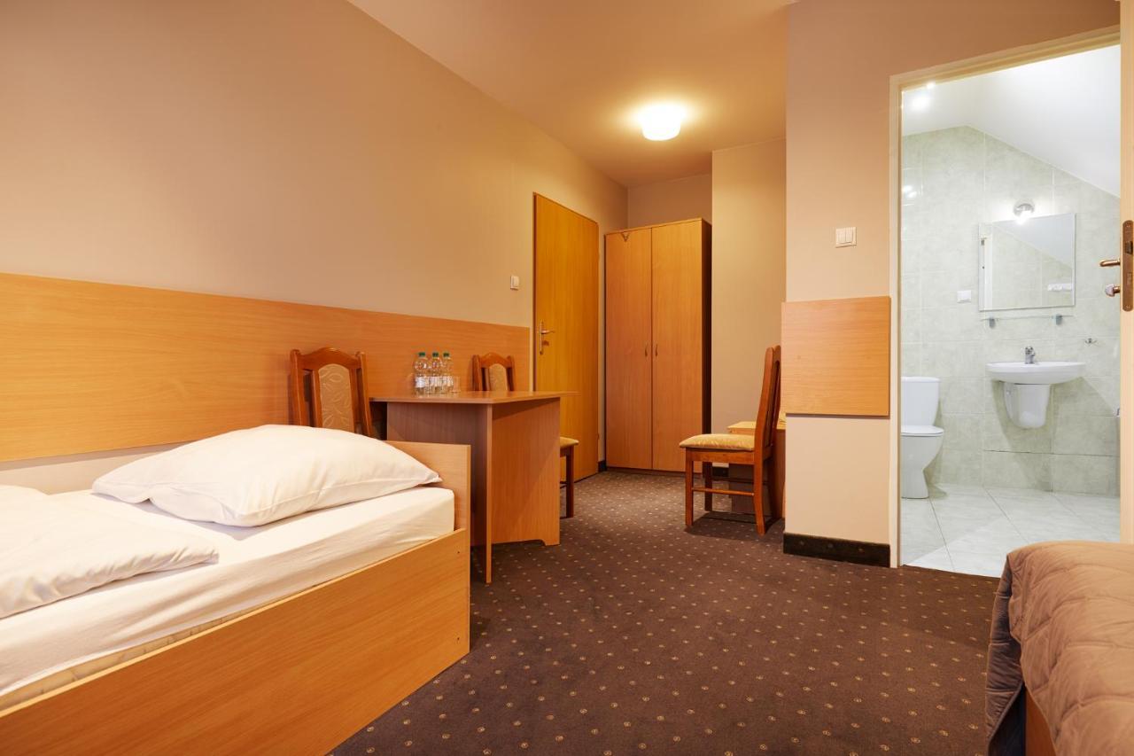 Hotel Wena Kielce Bagian luar foto