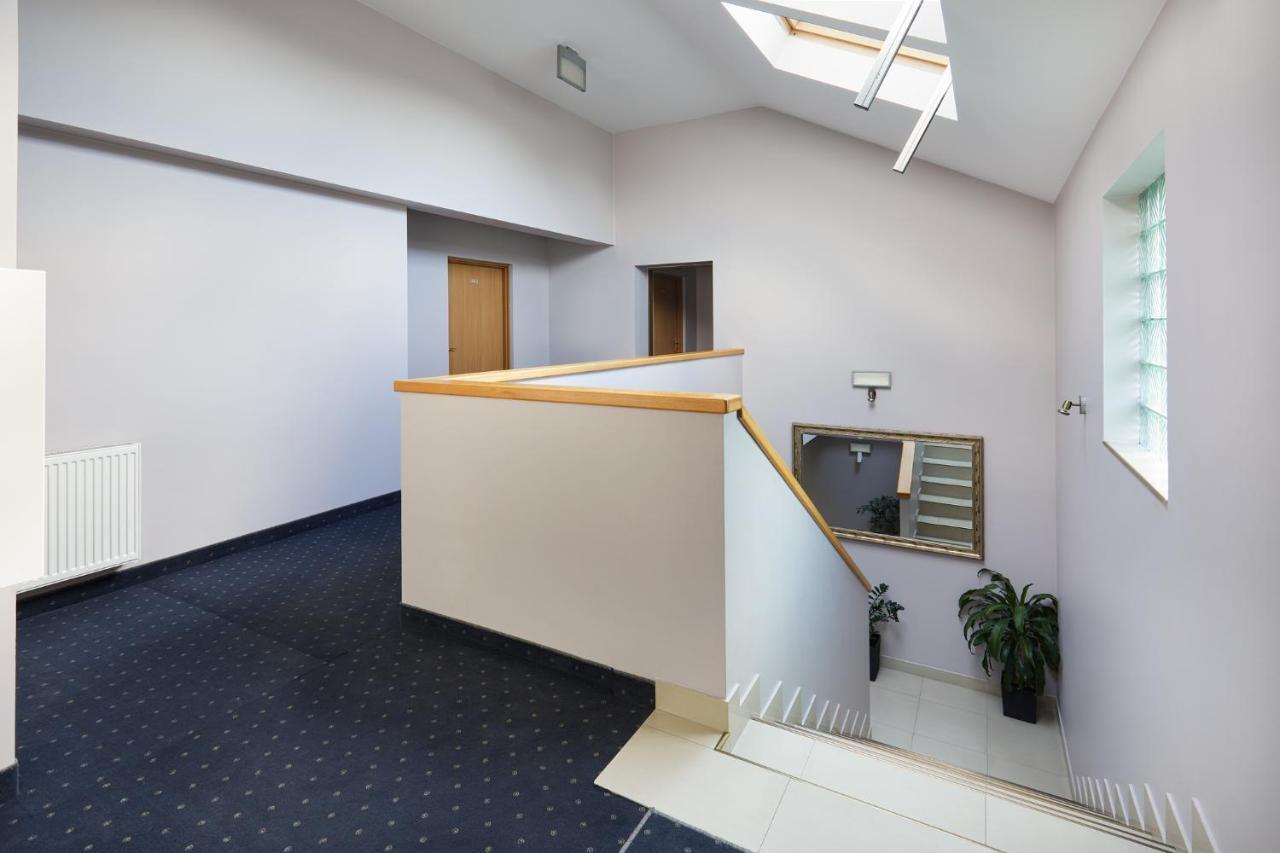 Hotel Wena Kielce Bagian luar foto